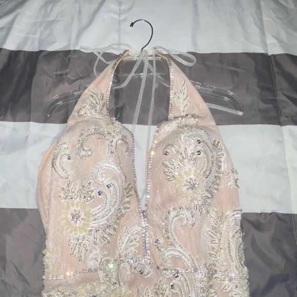 Size 4 mermaid style White Prom Dress - Picture 3 of 4